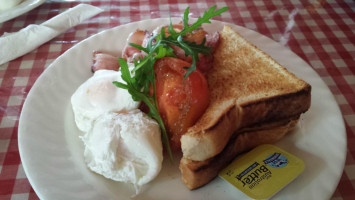 Grandma's Farm Outback Kitchen food