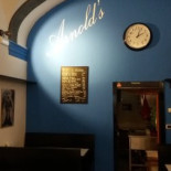 Arnold's Dentro