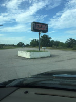 Twin Liquors outside