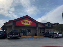 Denny's outside