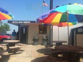 Butch's  Beach Burritos outside