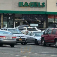 Smithtown Bagels outside