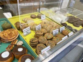 Pedretti's Bakery food