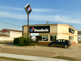 Domino's Pizza outside