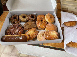 Foster's Donuts food