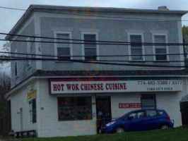 Hot Wok outside