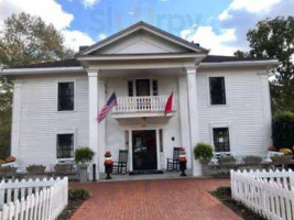 Miss Mary Bobo's Boarding House outside