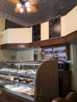 Bear Claw Bakery Cafe inside