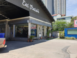 Eat Station outside