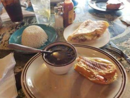 Nini's Cuban Cuisine food