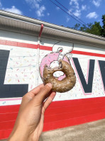 Clifton Donut Shop outside