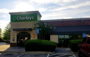 O'charley's Restaurant Bar outside