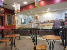 Cold Stone Creamery inside