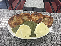 Robins Pie Mash Basildon inside