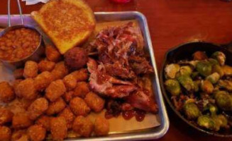 Charlie Jakes Bbq food