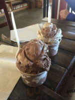 Face Rock Creamery food