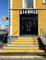 G La Dalle outside