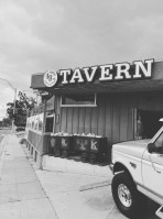 49rs Tavern outside