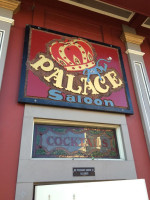 Palace Saloon food