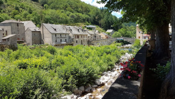 Hôtel La Truite Enchantée outside