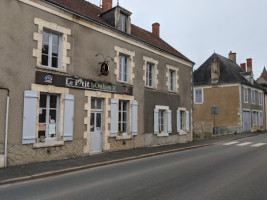 Le P'ti Bonheur Saint Chartier food