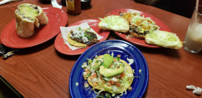 Taqueria El Sazon food