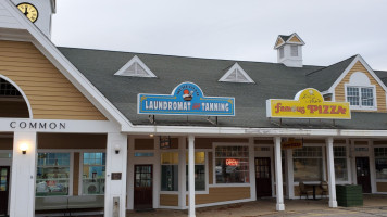 Nh Liquor Wine Outlet outside