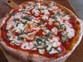 Tino's Artisan Pizza food