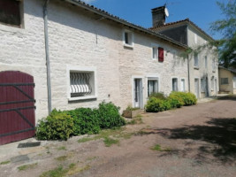 Le Relais De Chavagné inside