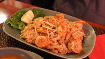 Pad Thai food