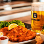 Luja Essen, Trinken, Feiern Cibo