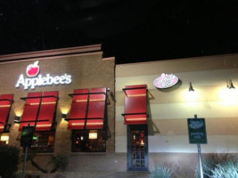 Applebee's inside