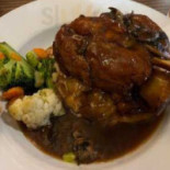 Buglin' Bull Cibo