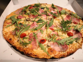 Les Pizzas De Sandrine food