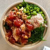 Pola Poke Bowls food