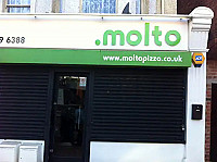 Molto Pizza inside