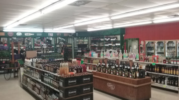 Bootleggers Liquors food