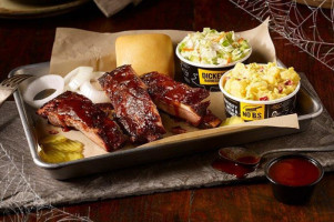 Dickey's Barbecue Pit food