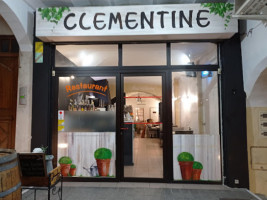 Clémentine Et Salon De Thé outside