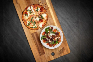 Spin Neapolitan Pizza food