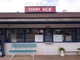 Dari Ace outside