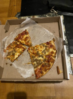 Evan's Varsity Pizza food