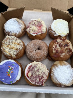 Da Vinci's Donuts food