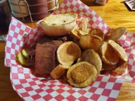 Smokey's Grill food