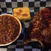 Old South Smokehouse food