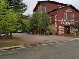 Silver West Feedstore outside