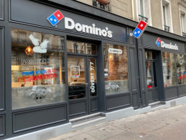 Domino's Pizza outside