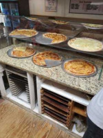 Vesuvios Pizza food