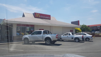 Mcdonald's Secunda Drive-thru outside