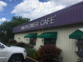 Wildflower Cafe Bagel Shoppe outside